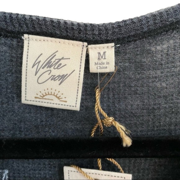 WHITE Crow trumpet sleeve distressed top, size M - Picture 6 of 9